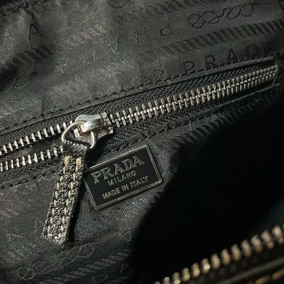 Prada hand bag - Picture 11 of 12